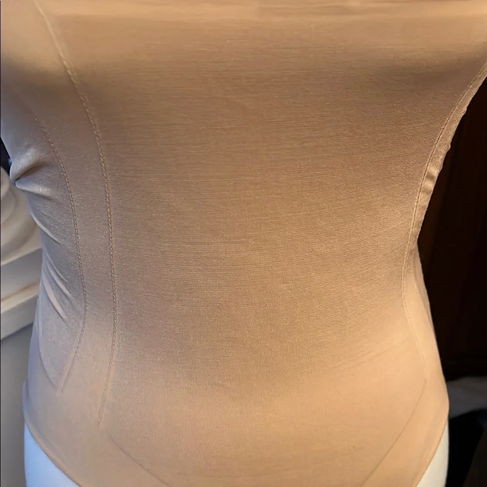SPANX Beige Bodysuit with crotch snap - Picture 2 of 6
